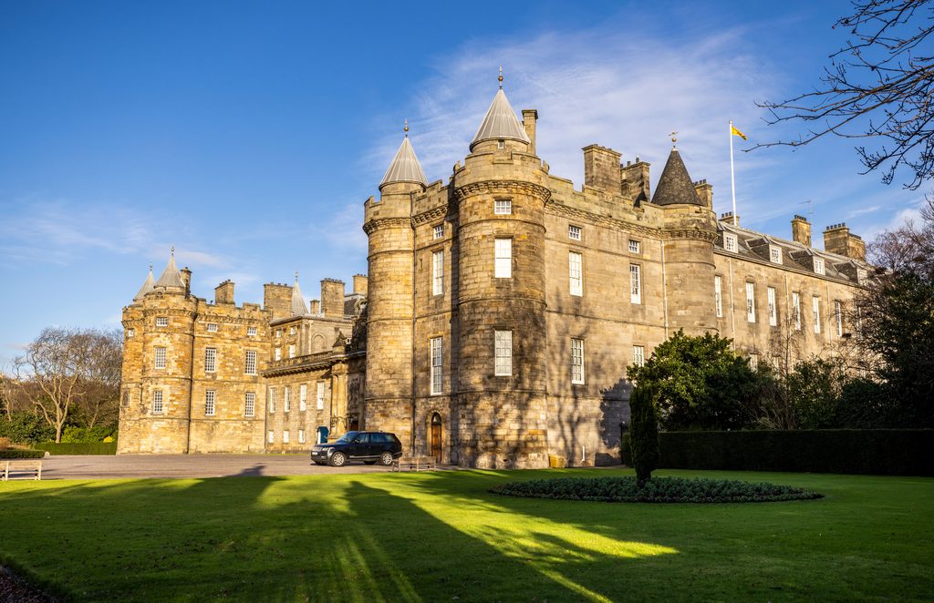 Royal Mile 9 palace of holyrood house WEB